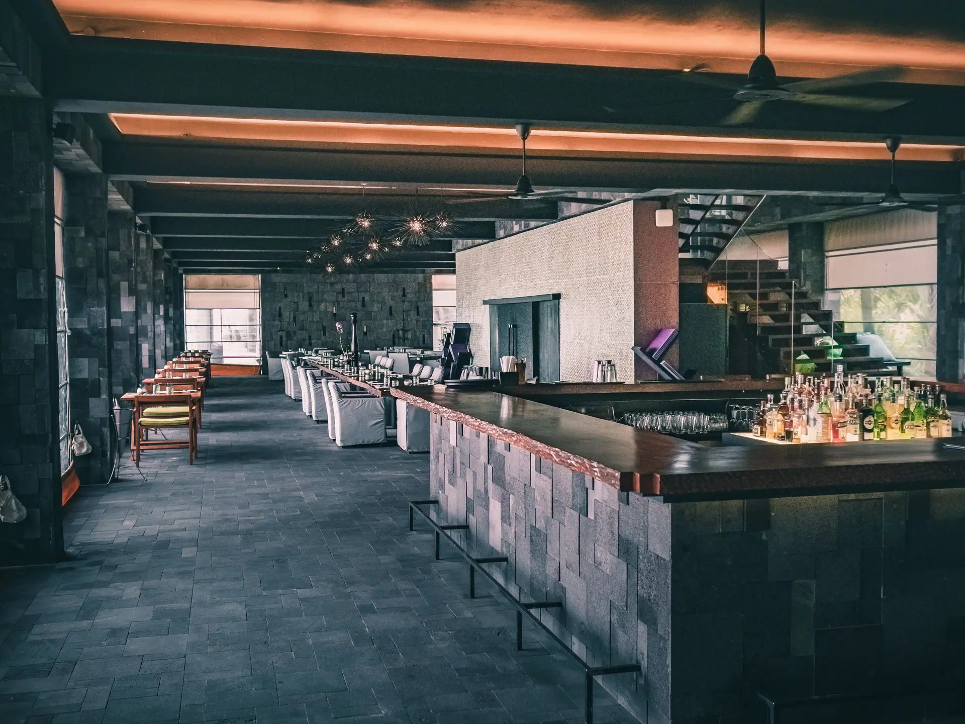 Sophisticated Bar Counter
